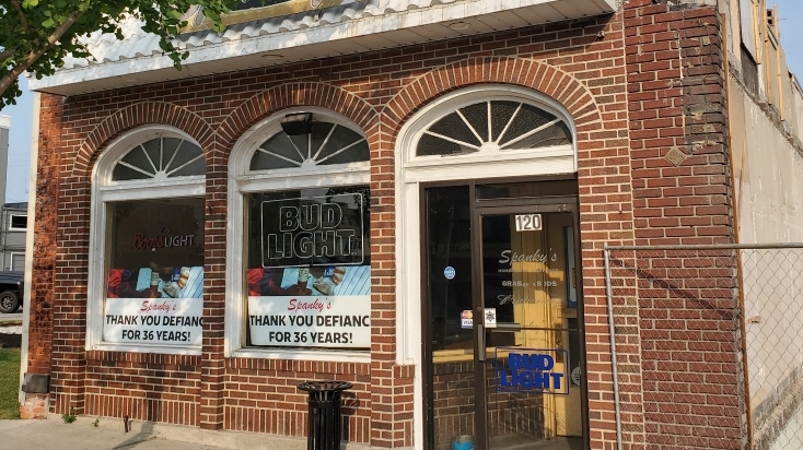 Rivers Edge Bar & Grille | restaurant | 120 Clinton St, Defiance, OH 43512, USA | 4197825121 OR +1 419-782-5121