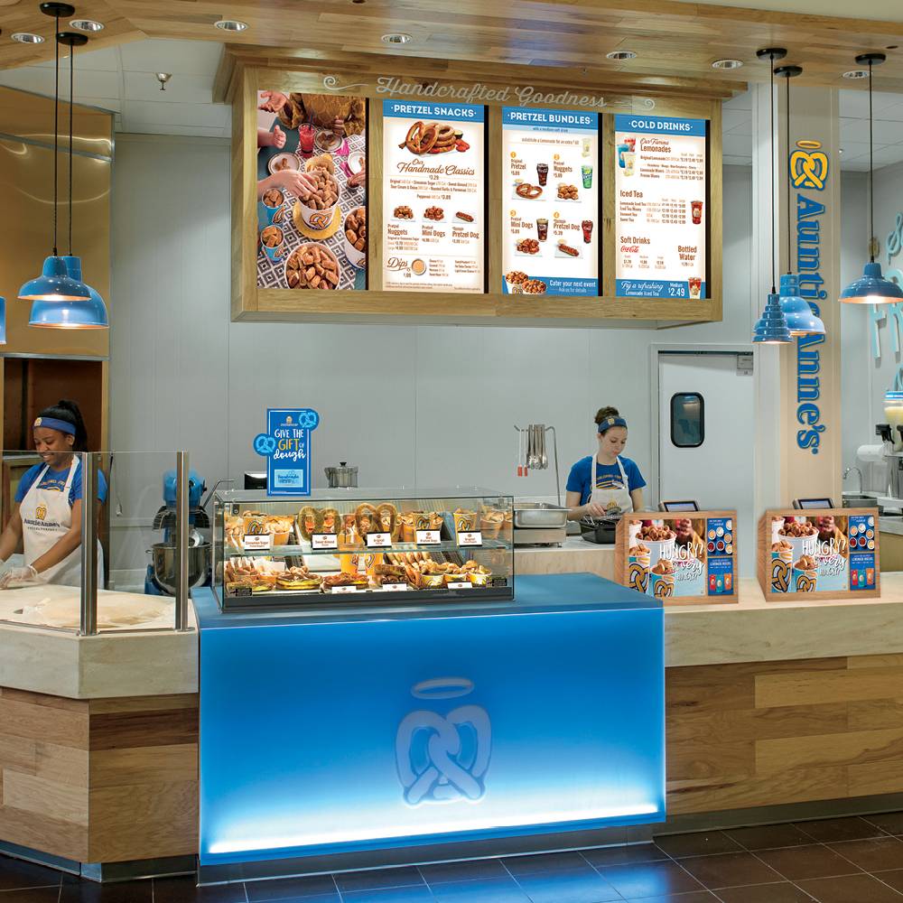 Auntie Annes | restaurant | 2201 W War Memorial Dr, Peoria, IL 61613, USA | 3096883983 OR +1 309-688-3983