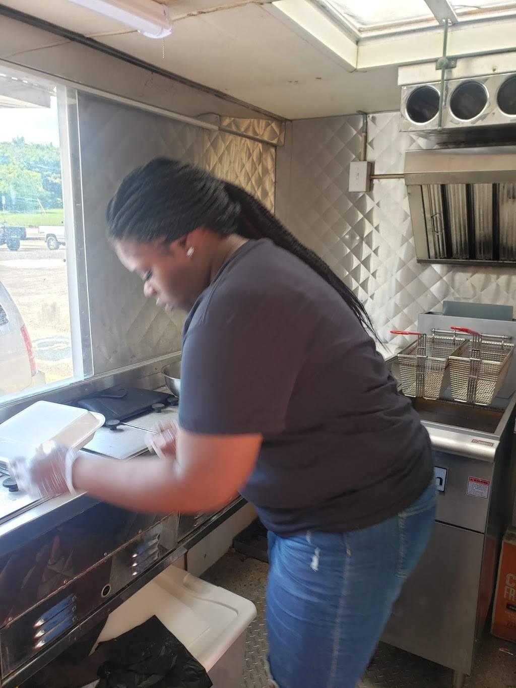 Platinum wings | restaurant | 113 Walker Springs Rd, Knoxville, TN 37923, USA | 8654434773 OR +1 865-443-4773