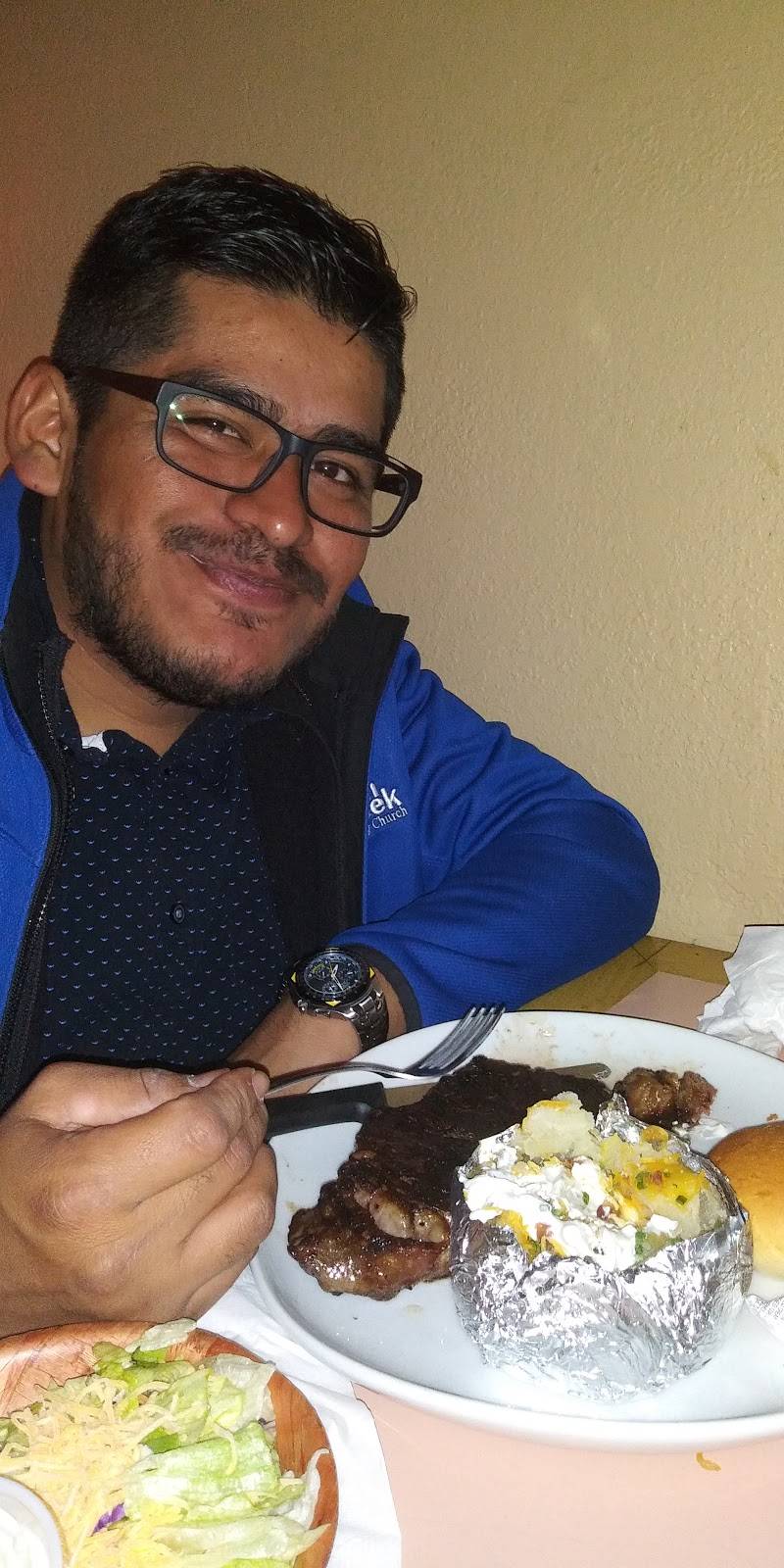 Bobbies Place | restaurant | 422 W Pine St, Raymore, MO 64083, USA | 8162650155 OR +1 816-265-0155