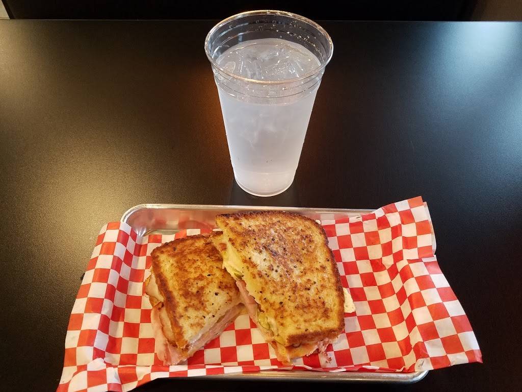 Tom & Chee | restaurant | 7578 Beechmont Ave #501, Cincinnati, OH 45255, USA | 5139960100 OR +1 513-996-0100