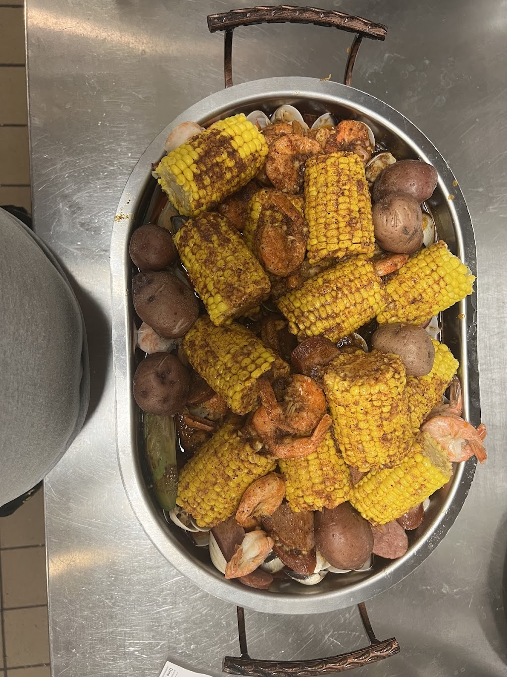 JUICY SEAFOOD HIGHLAND PARK | restaurant | 14131 Woodward Ave, Highland Park, MI 48203, USA | 3137334119 OR +1 313-733-4119