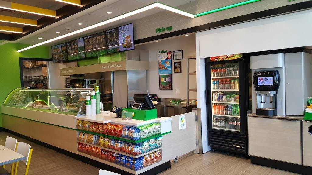 Subway Restaurants | restaurant | 3091 W Route 20, #104, Galleria of Elgin, Elgin, IL 60120, USA | 8476958960 OR +1 847-695-8960