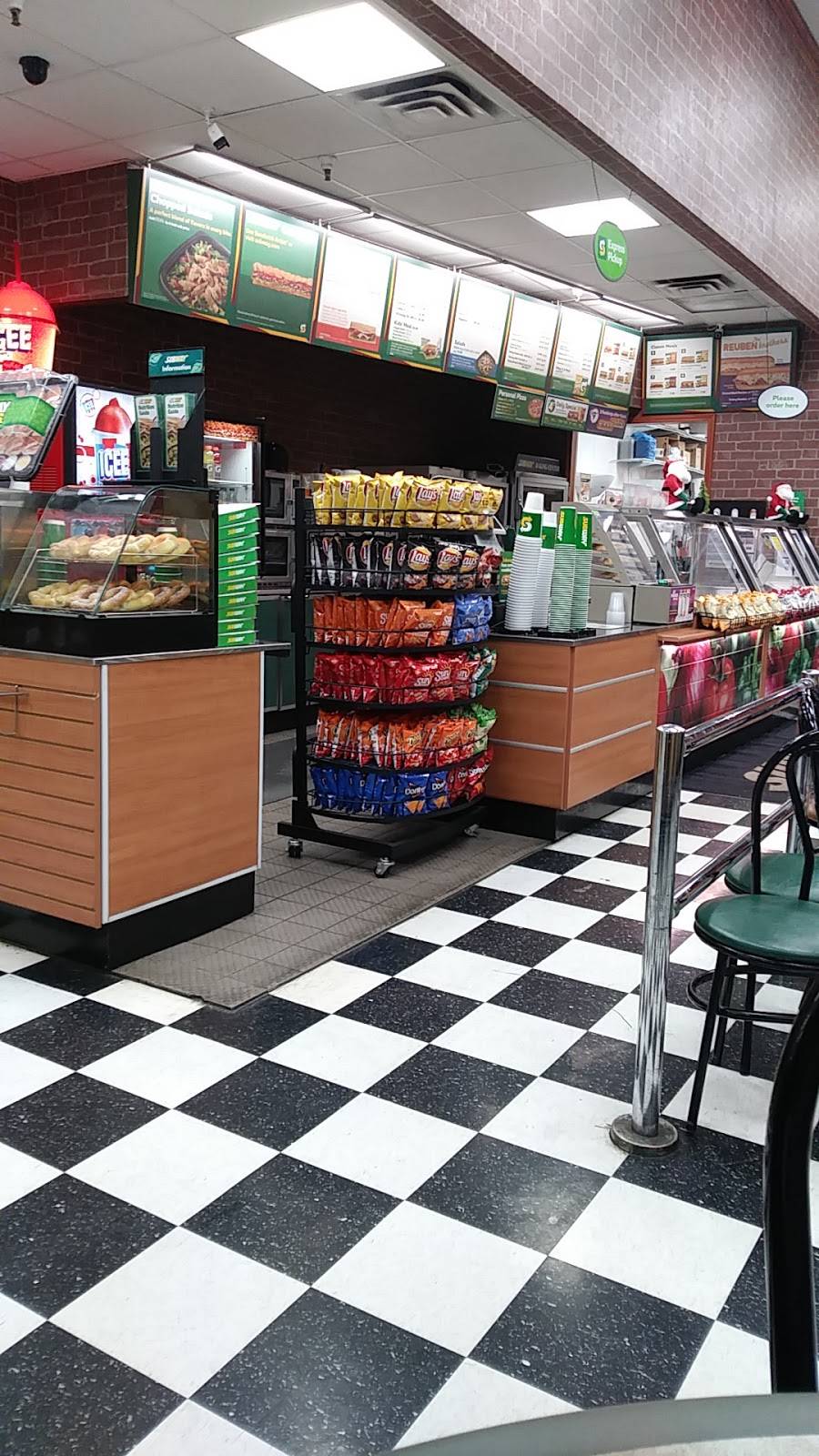 Subway | restaurant | 2518 Hillsboro Blvd, Manchester, TN 37355, USA | 9317238560 OR +1 931-723-8560