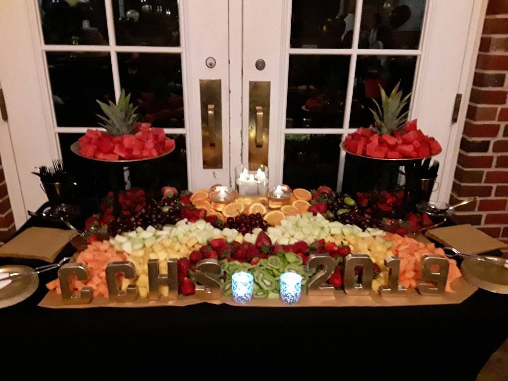 Rhoda Ps Restaurant & Catering | restaurant | 500 N Montgomery Ave, Sheffield, AL 35660, USA | 2569785179 OR +1 256-978-5179