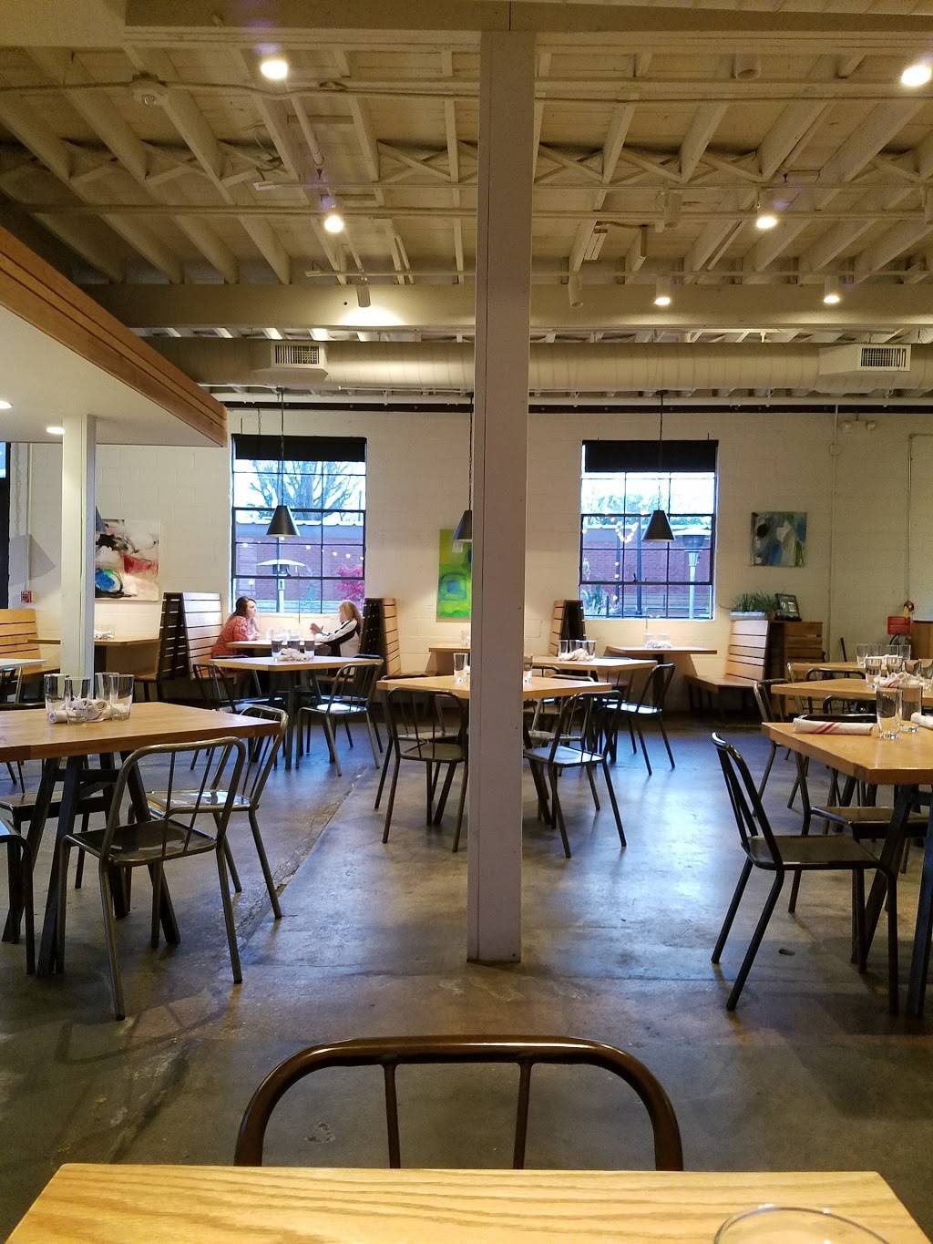 Oven & Tap | restaurant | 215 S Main St #3, Bentonville, AR 72712, USA | 4792685884 OR +1 479-268-5884