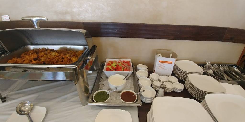 Monsoon Indian Restaurant & Banquet hall | restaurant | 950 10th St #15, Modesto, CA 95354, USA | 2092485711 OR +1 209-248-5711