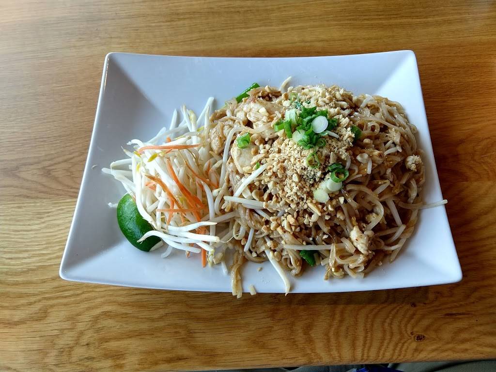 Charm Gai Thai Restaurant | restaurant | 18415 33rd Ave W suite g, Lynnwood, WA 98037, USA | 4256781752 OR +1 425-678-1752