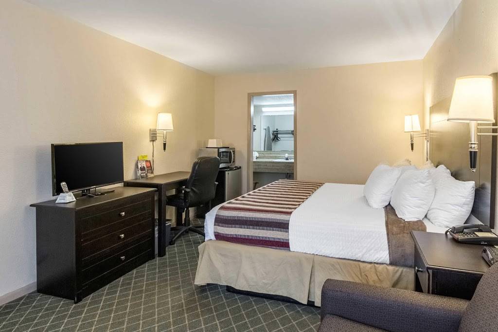 Rodeway Inn University/Downtown | restaurant | 2900 N N Interstate Hwy 35, Austin, TX 78705, USA | 5124776395 OR +1 512-477-6395