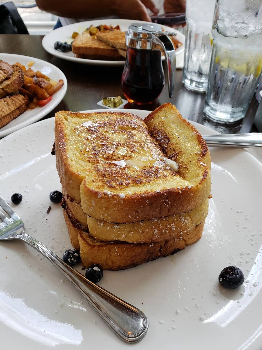 The Flying Egg | restaurant | 451 Main St, Bethlehem, PA 18018, USA | 6106915100 OR +1 610-691-5100