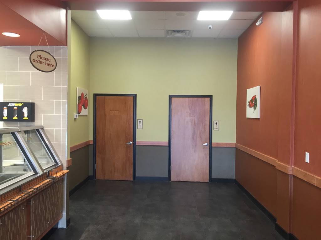 Subway | restaurant | 2467, 3906 E 82nd St, Indianapolis, IN 46240, USA | 3175794900 OR +1 317-579-4900