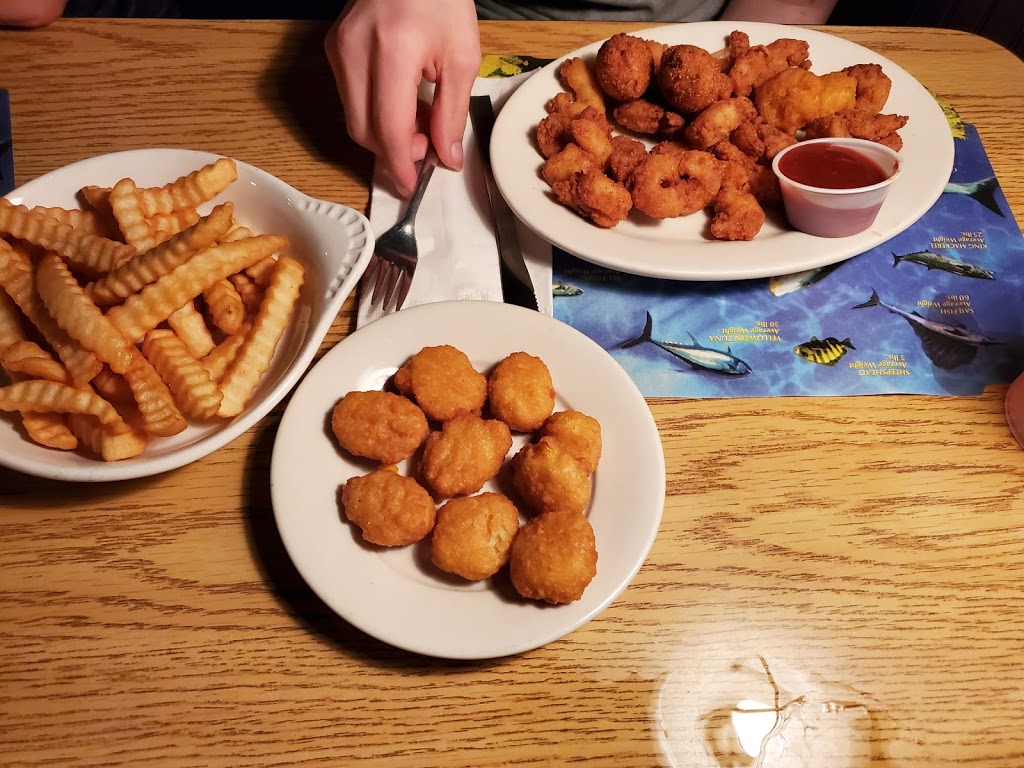 Mikees Seafood | restaurant | 205 E 2nd Ave, Gulf Shores, AL 36542, USA | 2519486452 OR +1 251-948-6452