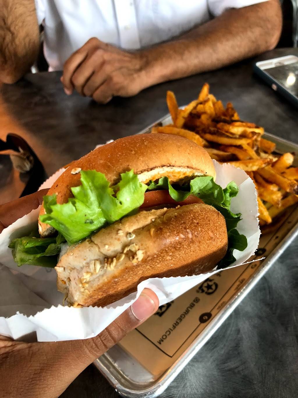 Relish - Big Tasty Burgers! | restaurant | 3841 SW Archer Rd F, Gainesville, FL 32608, USA | 3528725785 OR +1 352-872-5785