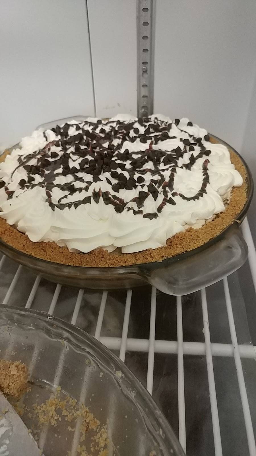 Rhodys Food & Spirits | restaurant | 14167 Old Hwy Rd, Dubuque, IA 52002, USA | 5635851500 OR +1 563-585-1500