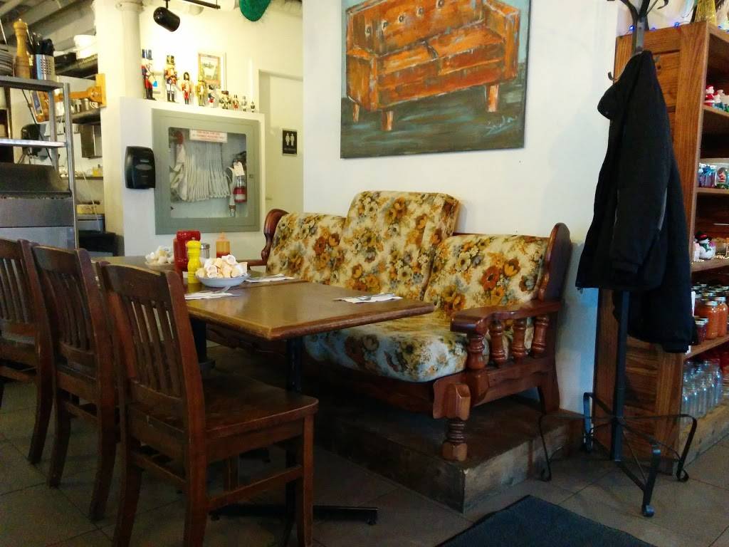 Chesterfields Gastro Diner | restaurant | 1433 Wellington St W #111, Ottawa, ON K1Y 2X2, Canada | 6136808990 OR +1 613-680-8990