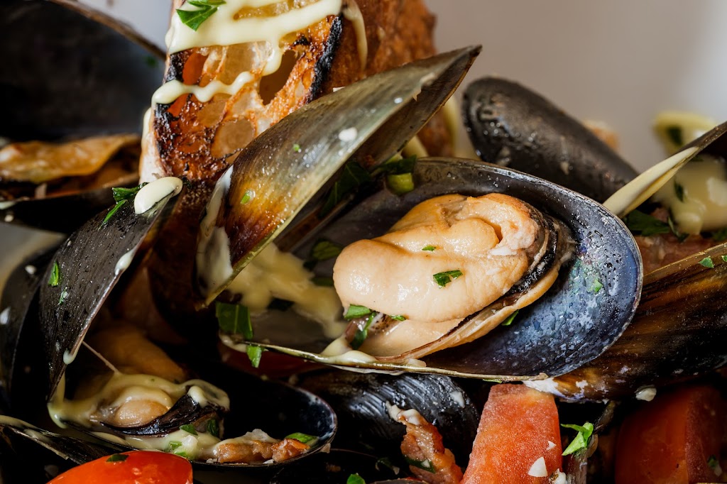 The Waterfront Seafood Grill | restaurant | 720 Main St, Napa, CA 94559, USA | 7076992452 OR +1 707-699-2452