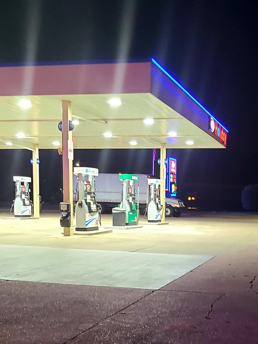 Holiday Stationstores | cafe | 5401 W Old Shakopee Rd, Bloomington, MN 55437, USA | 9528811285 OR +1 952-881-1285