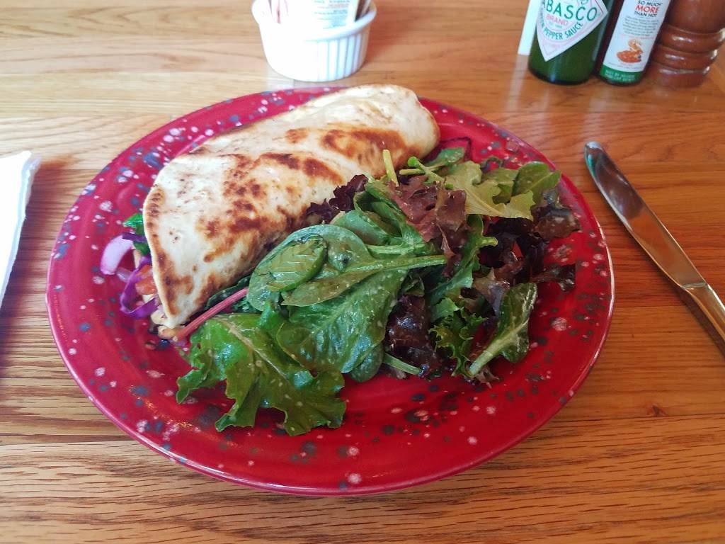 Lucky Hanks | restaurant | 218 Upper Main St, Edgartown, MA 02539, USA | 5089394082 OR +1 508-939-4082