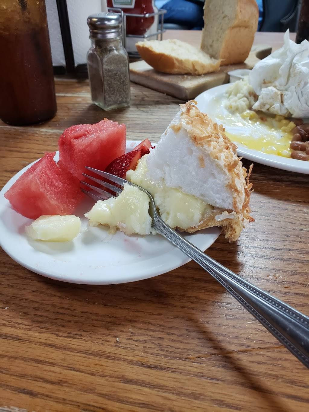 Sams Restaurant | restaurant | 390 Interstate 45 Frontage Road, Fairfield, TX 75840, USA | 9033897267 OR +1 903-389-7267