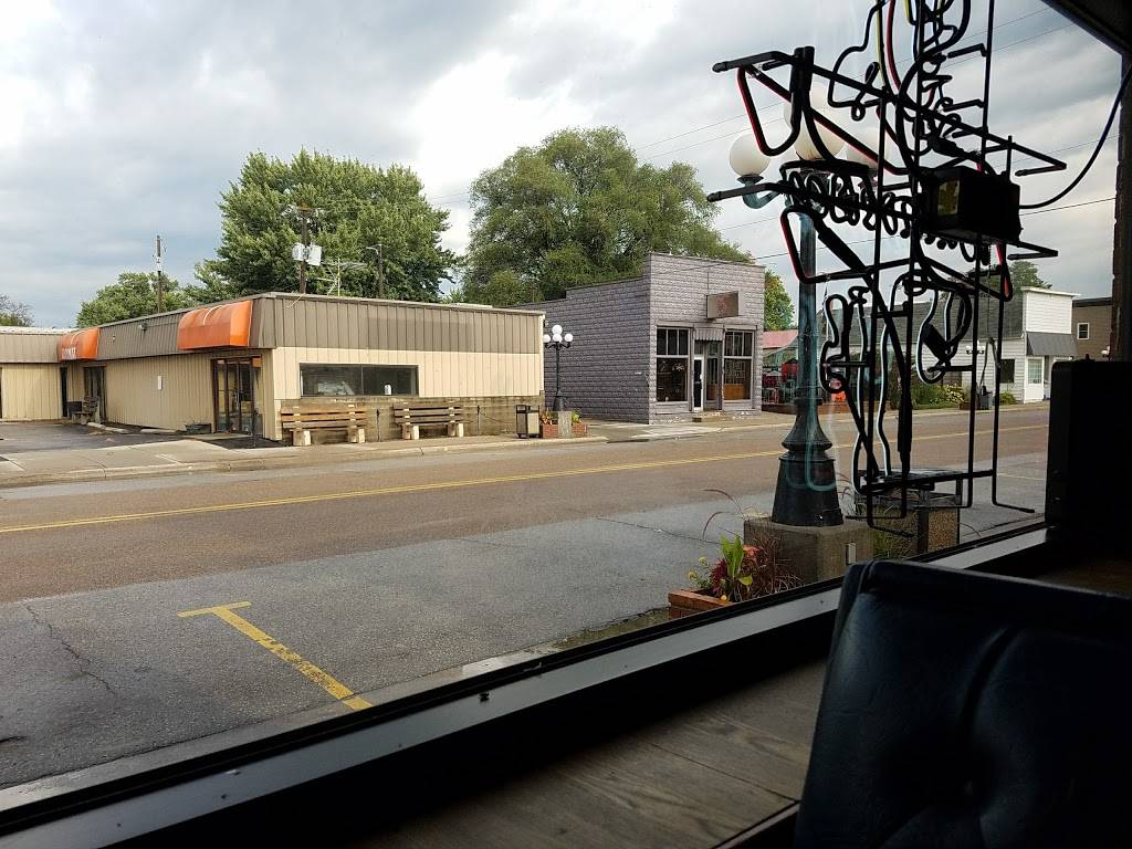 R Bar | restaurant | 310 3rd St, Waterloo, NE 68069, USA | 4027794110 OR +1 402-779-4110