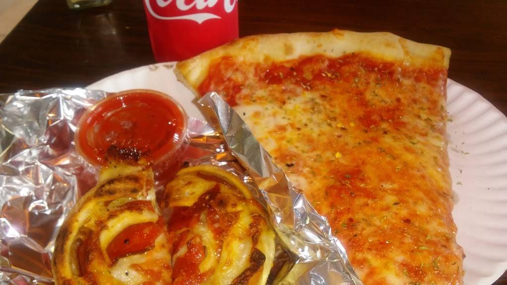 Vincenzos & The Chefs Hat | restaurant | 1528 Newbridge Rd, North Bellmore, NY 11710, USA | 5167855147 OR +1 516-785-5147