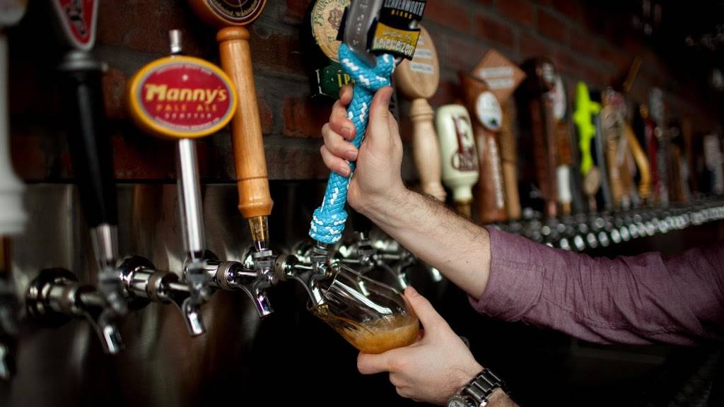 Trenchers Kitchen & Tap | restaurant | 822 N 10th Pl, Renton, WA 98057, USA | 4252550714 OR +1 425-255-0714