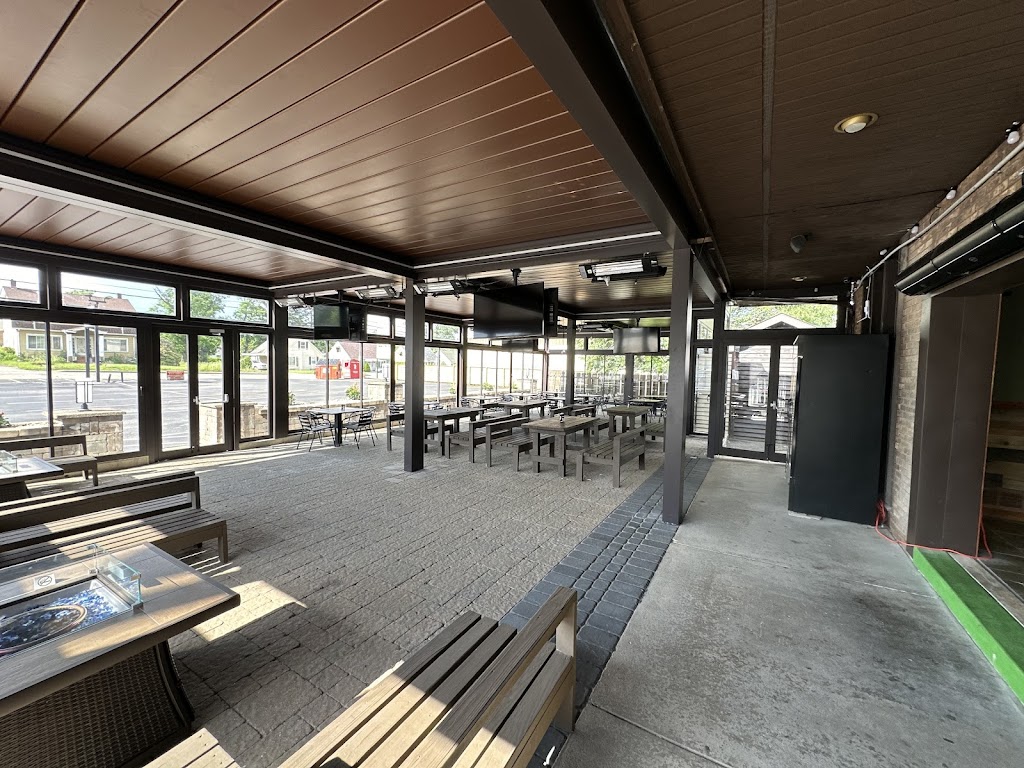 Back 2 Barney’s | restaurant | 814 Raccoon St, Aliquippa, PA 15001, USA | 7242030787 OR +1 724-203-0787