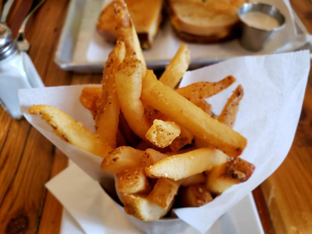 Dallas Grilled Cheese Co. (Bishop Arts) | restaurant | 310 W 7th St, Dallas, TX 75208, USA | 2149445515 OR +1 214-944-5515