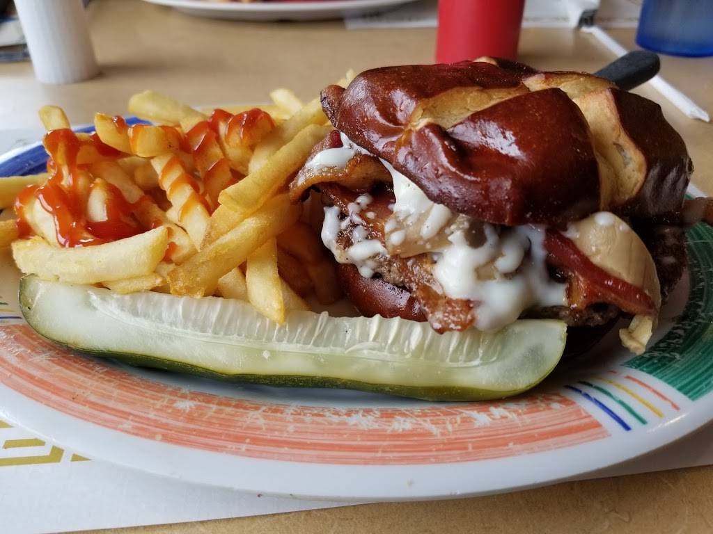 Gyros West | restaurant | 1538 E Moreland Blvd, Waukesha, WI 53186, USA | 2625440211 OR +1 262-544-0211