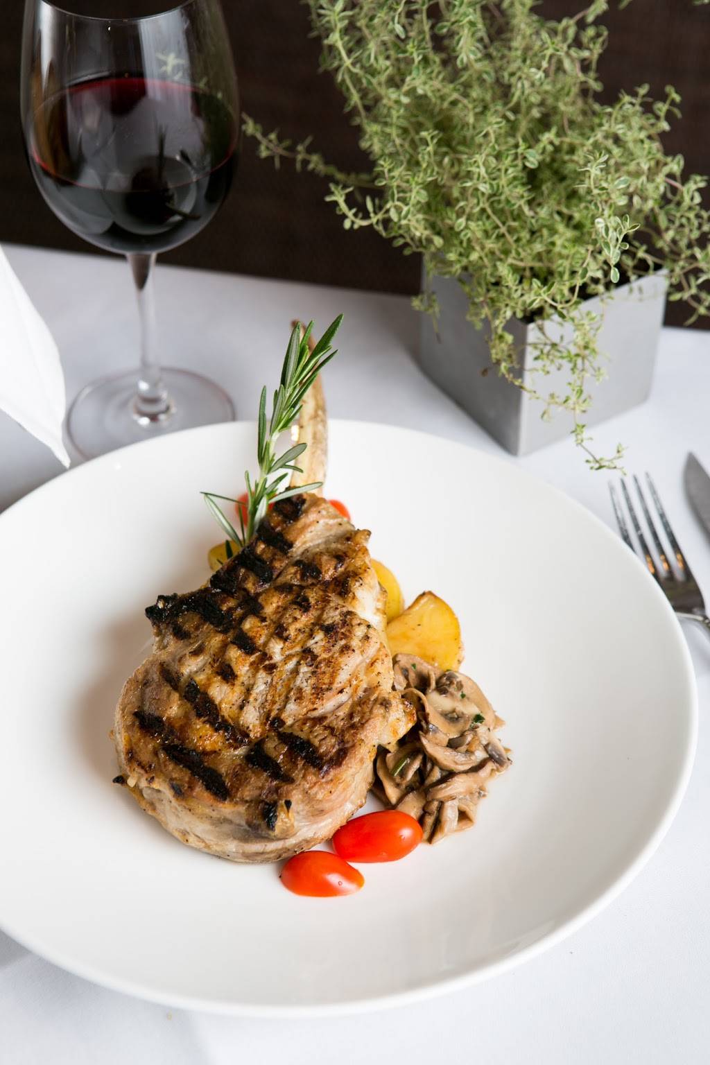 IL Pizzico | restaurant | 15209 Frederick Rd, Rockville, MD 20850, USA | 3013090610 OR +1 301-309-0610