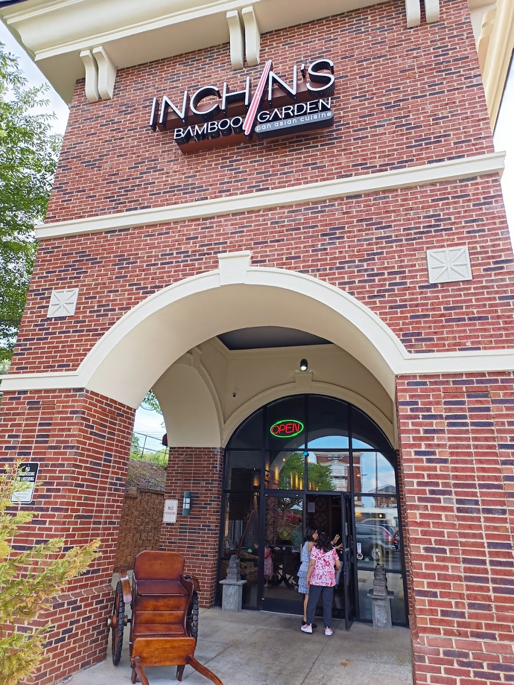 Terraces at University Place | restaurant | 9605 N Tryon St, Charlotte, NC 28262, USA | 8437243500 OR +1 843-724-3500