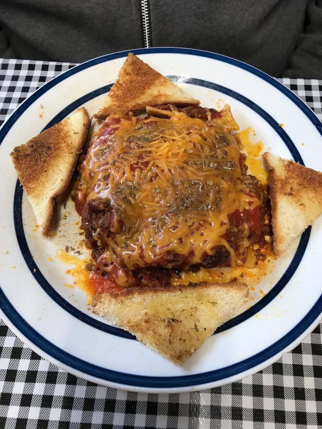 Bees Home Cooking | restaurant | 2511 Sanford Ave, Sanford, FL 32773, USA | 4073288554 OR +1 407-328-8554