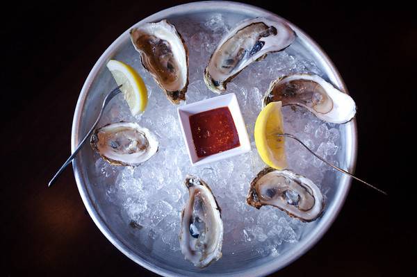 Sterling’s | restaurant | 60 State St, Boston, MA 02109, USA | 6175318200 OR +1 617-531-8200