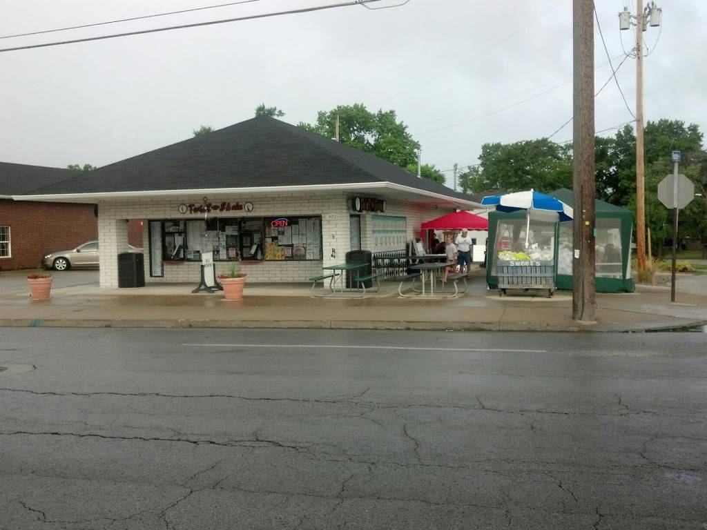 Twist-n-Shake | restaurant | 230 Cleveland St, Elyria, OH 44035, USA | 4403652550 OR +1 440-365-2550