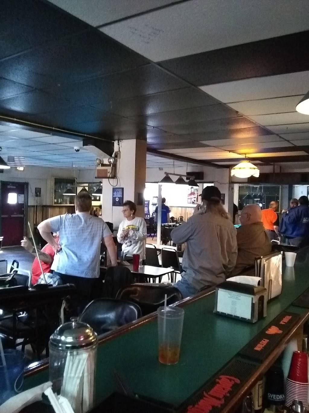 Biggens Bar and Billiards | restaurant | 858 W Green St, Decatur, IL 62522, USA | 2174226360 OR +1 217-422-6360