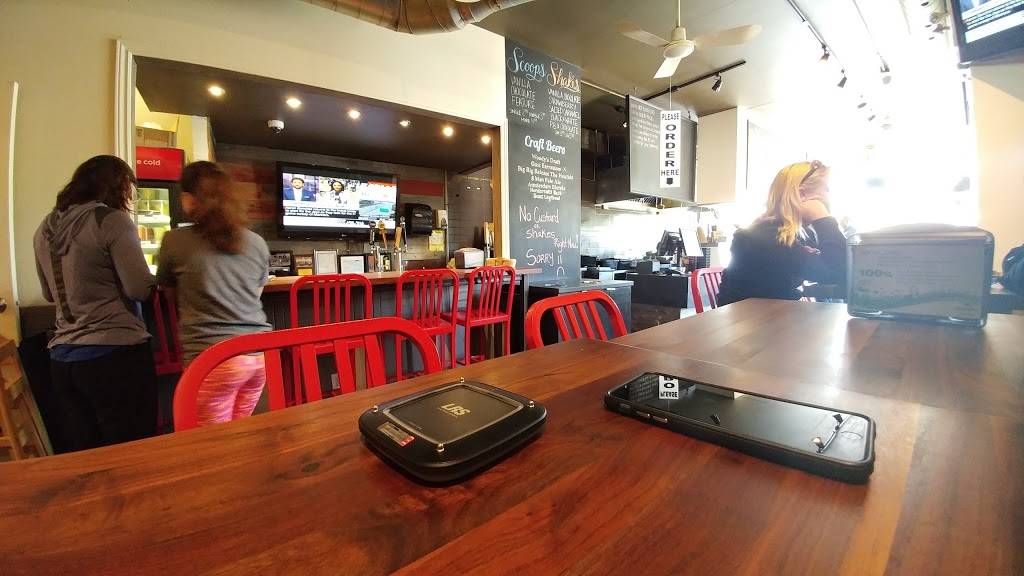 Woodys Burgers | restaurant | 3795 Lake Shore Blvd W, Etobicoke, ON M8W 1R2, Canada | 4165462093 OR +1 416-546-2093