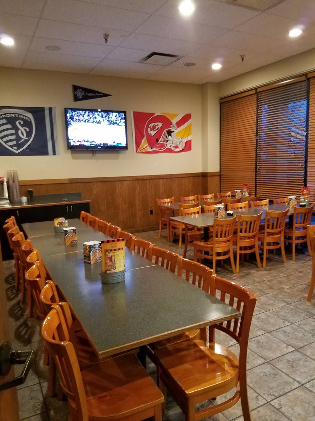 Pizza Shoppe | restaurant | 7908 151st St, Overland Park, KS 66223, USA | 9134024442 OR +1 913-402-4442