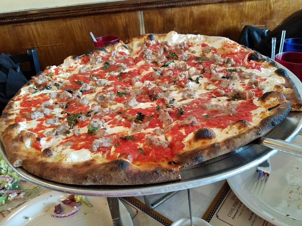 Salvatores Coal Oven Pizzeria | restaurant | 124 Shore Rd, Port Washington, NY 11050, USA | 5168838457 OR +1 516-883-8457