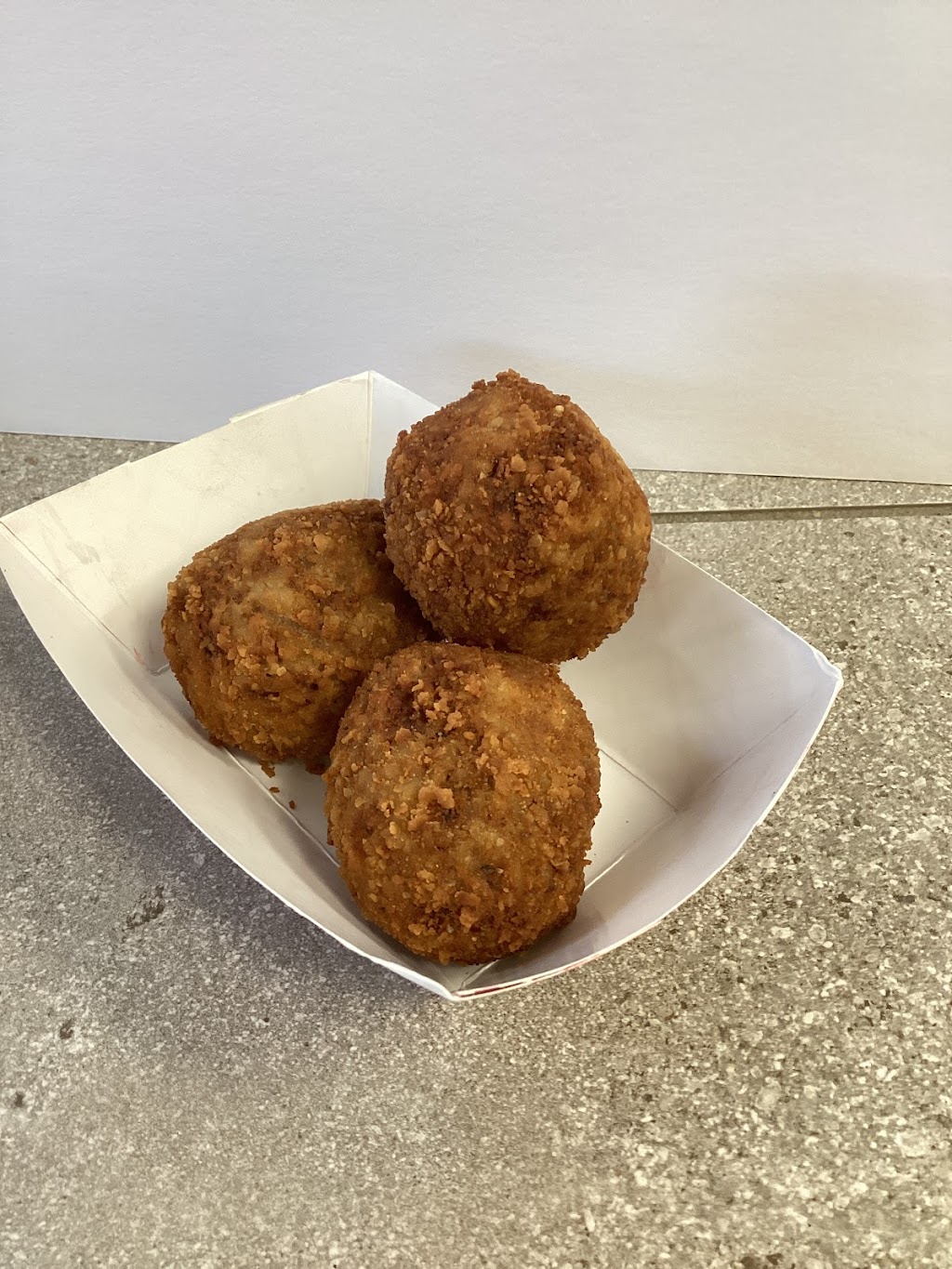 The Reel Outfitters | restaurant | 502 St Mary St, Thibodaux, LA 70301, USA | 9852357475 OR +1 985-235-7475