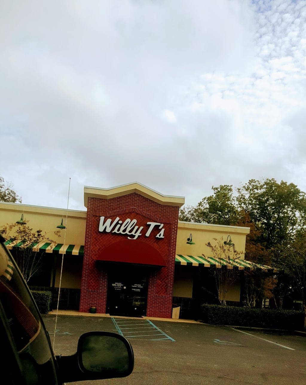 Willy Ts | restaurant | 21490 AL-59, Robertsdale, AL 36567, USA | 2519479433 OR +1 251-947-9433