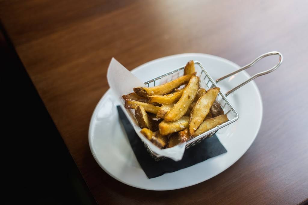 Brooklyn Lantern | restaurant | 77 Box St, Brooklyn, NY 11222, USA | 7183838200 OR +1 718-383-8200