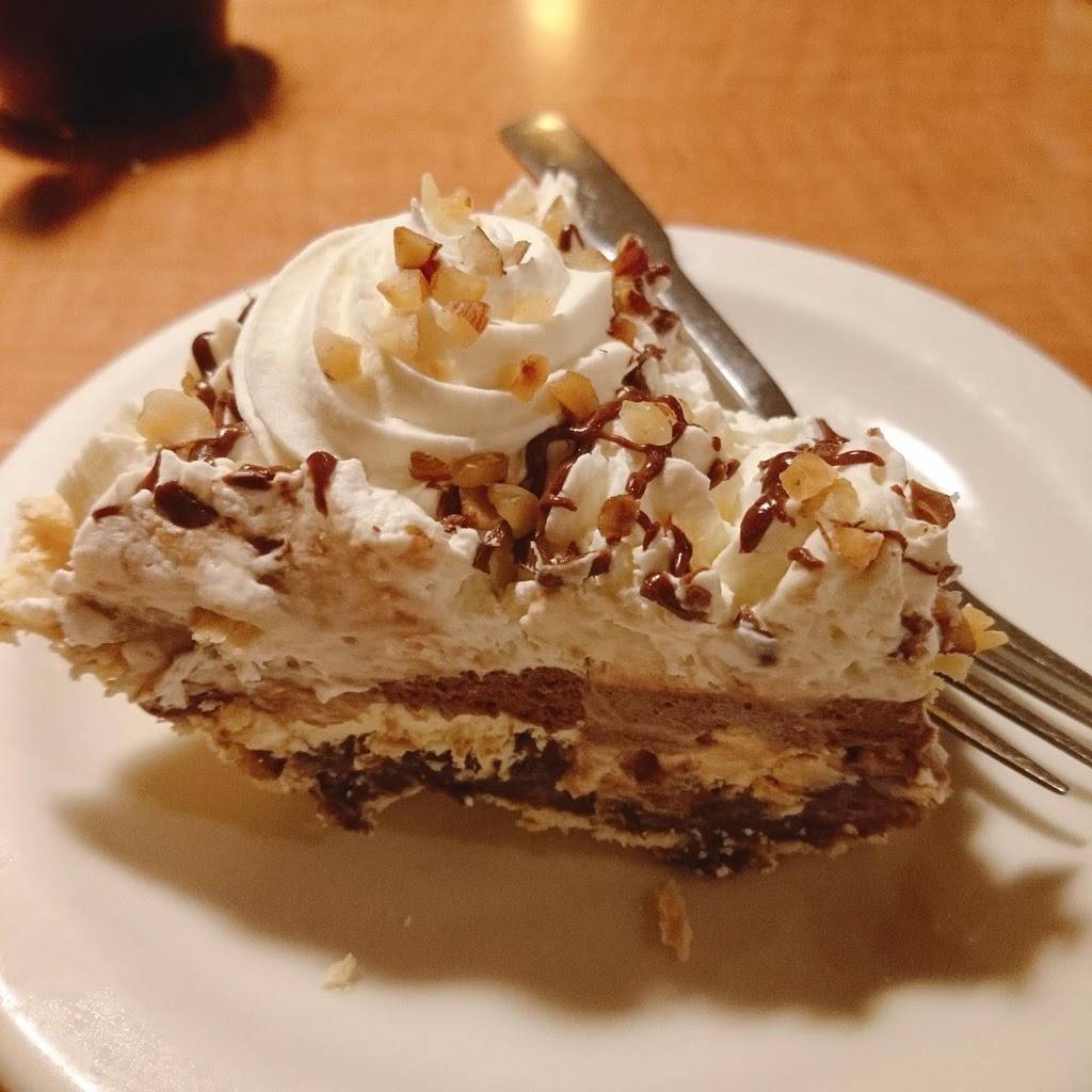 Bakers Square Restaurant & Bakery | restaurant | 1881 West, MN-36, Roseville, MN 55113, USA | 6516313322 OR +1 651-631-3322