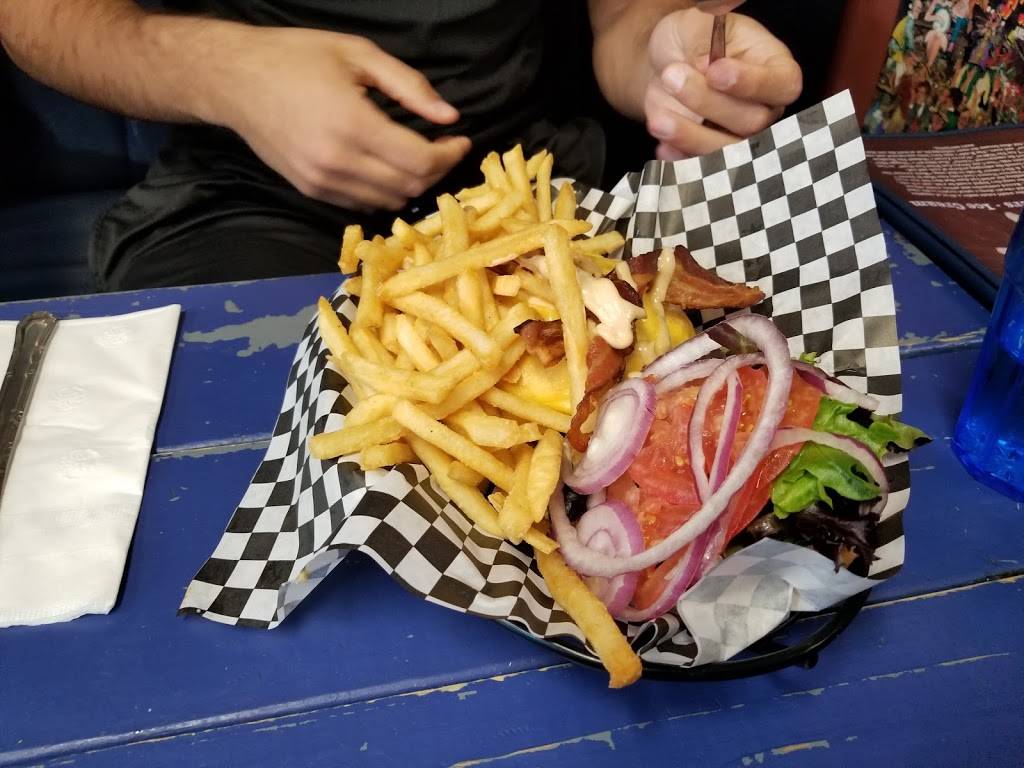 B-Side Grill | restaurant | 62 Main St, New Paltz, NY 12561, USA | 8452560100 OR +1 845-256-0100