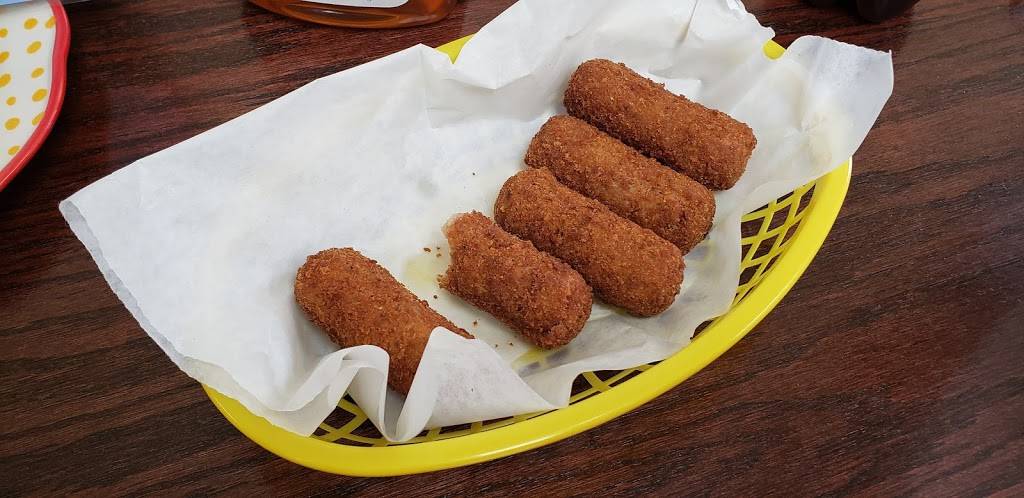 Maggies Place Latin Cafe | restaurant | 132 SE Hernando Ave, Lake City, FL 32025, USA | 3864875194 OR +1 386-487-5194