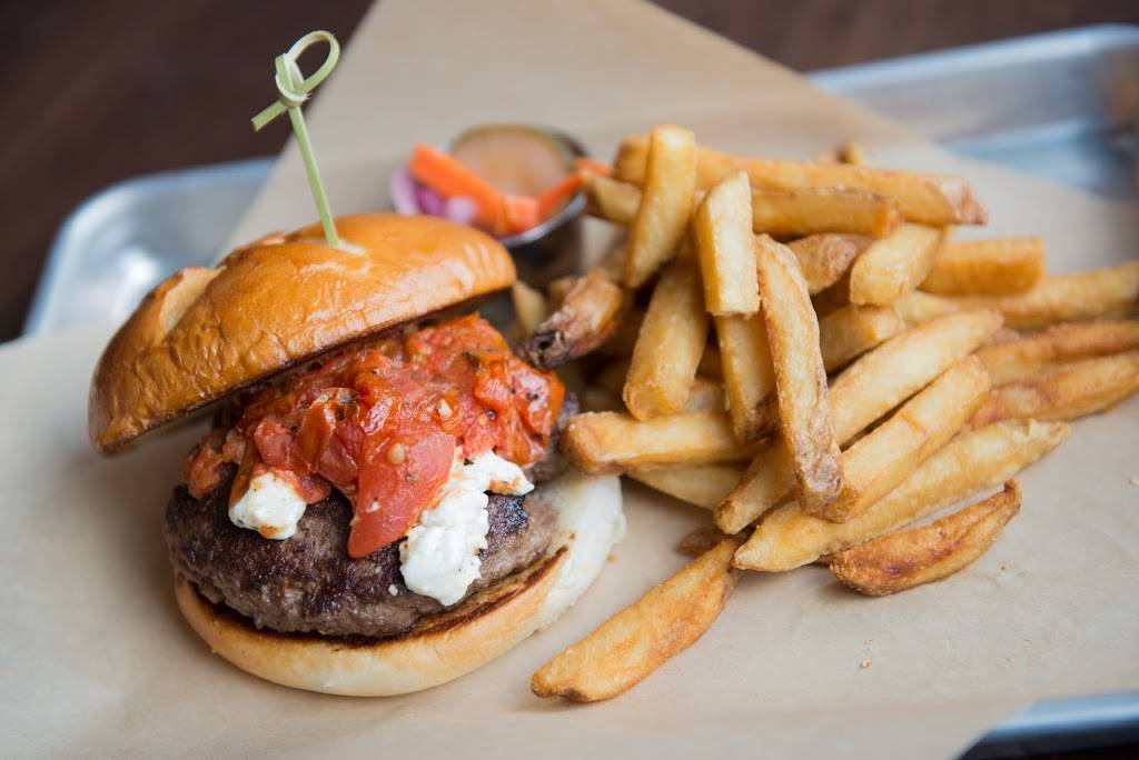 Tamarack Tap Room | restaurant | 8418 Tamarack Village, Woodbury, MN 55125, USA | 6513302889 OR +1 651-330-2889