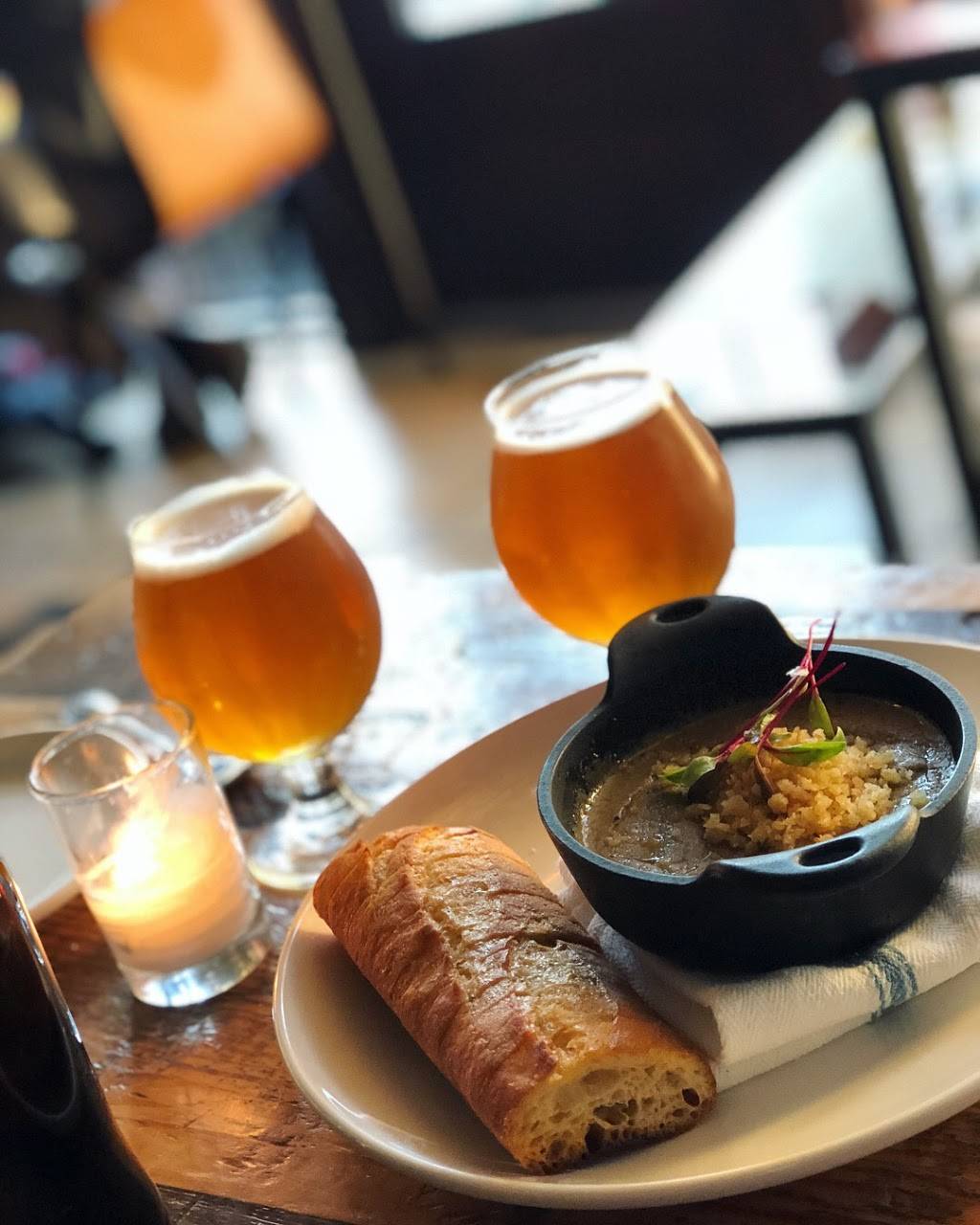 Duseks Board & Beer | restaurant | 1227 W 18th St, Chicago, IL 60608, USA | 3125263851 OR +1 312-526-3851