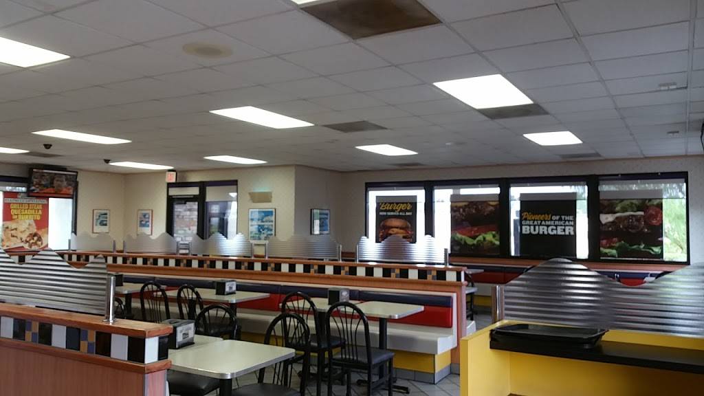 Carls Jr. | meal takeaway | 33125 Temecula Pkwy, Temecula, CA 92592, USA | 9513022514 OR +1 951-302-2514