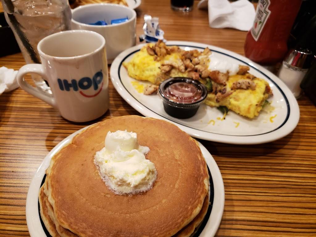 IHOP | restaurant | 5870 Antioch Rd, Merriam, KS 66202, USA | 9137666615 OR +1 913-766-6615