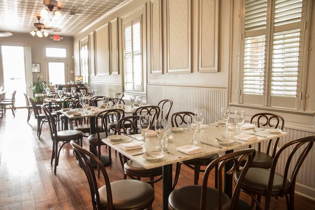 Carrollton Market | restaurant | 8132 Hampson St, New Orleans, LA 70118, USA | 5042529928 OR +1 504-252-9928
