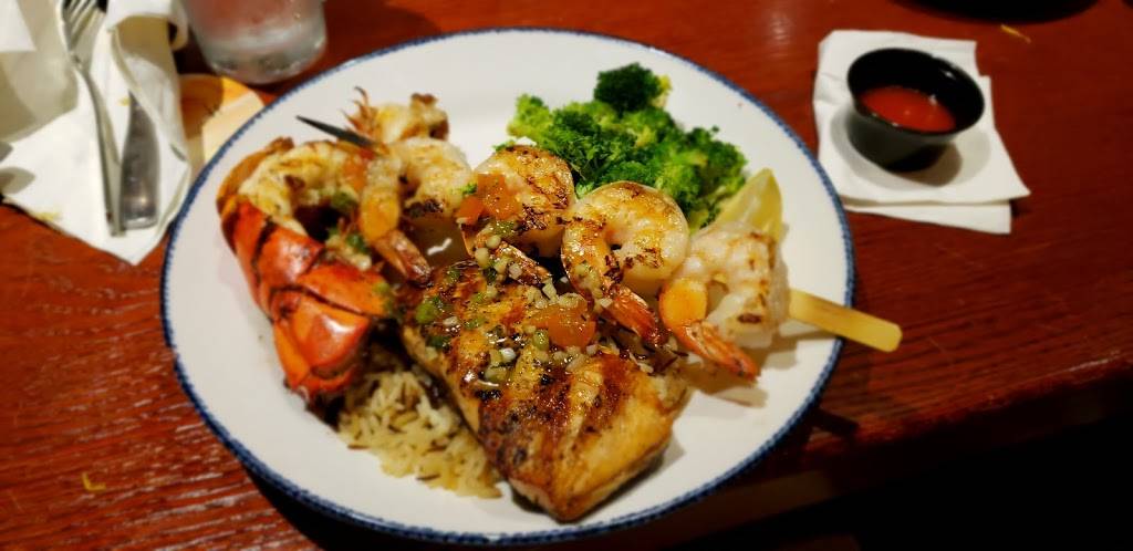 Red Lobster | restaurant | 2696 S Dirksen Pkwy, Springfield, IL 62703, USA | 2175296900 OR +1 217-529-6900